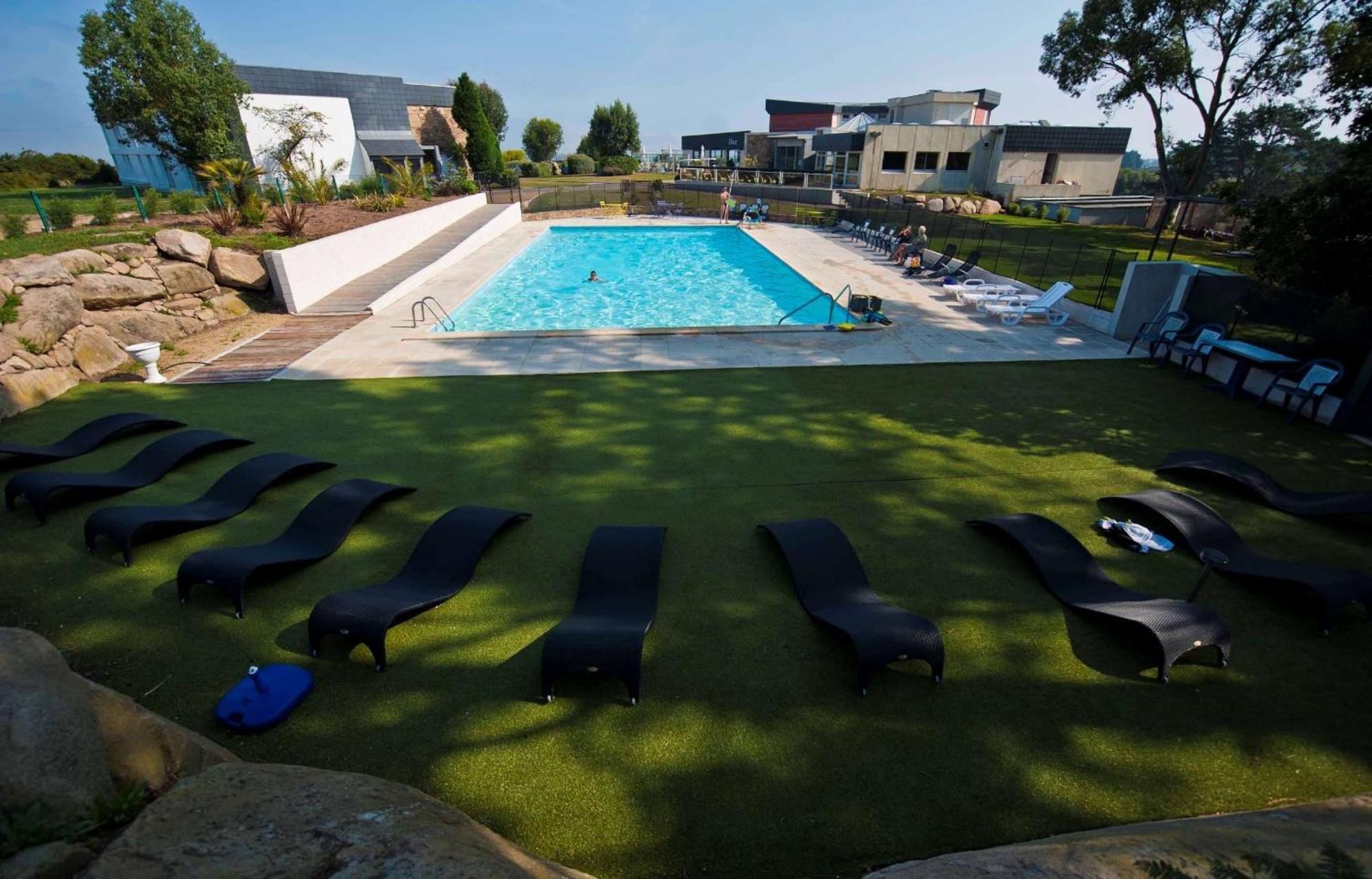 Brit Hotel Golfhotel Saint Samson Pleumeur-Bodou Exterior photo
